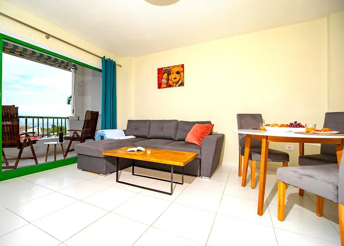1 Bedroom For 4 People With Pool *