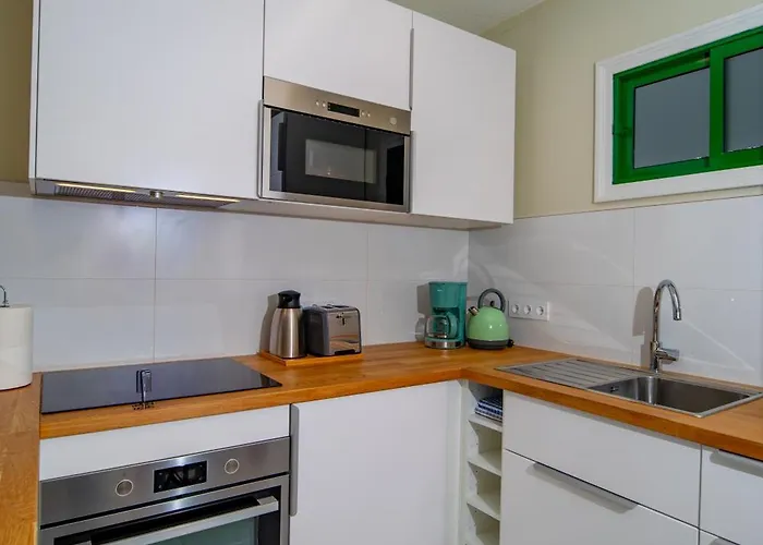 1 Bedroom For 4 People With Pool